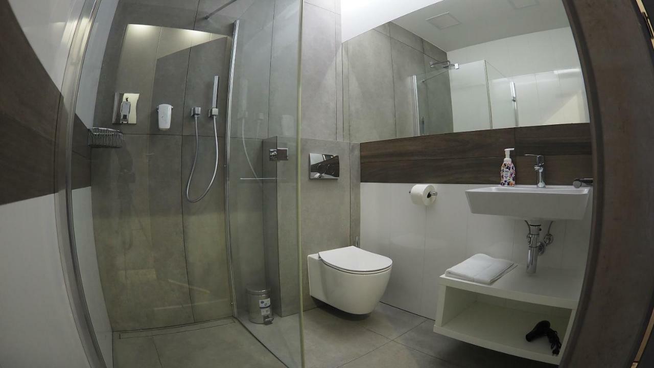 Hotel Sjesta Nowa Sol Bagian luar foto
